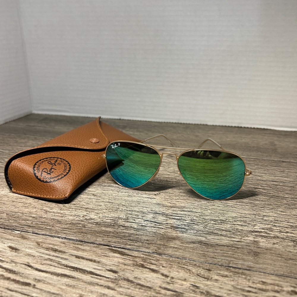 Ray-Ban Aviator Sunglasses with Green Lenses - Picture 2 of 6
